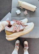 Tênis New Balance 990